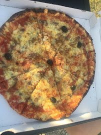 Plats et boissons du Pizzas à emporter Aujourd'hui Pizza à Aimargues - n°10