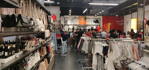 Clothing Store «GUESS Factory», reviews and photos, 12801 W Sunrise Blvd #631, Sunrise, FL 33323, USA