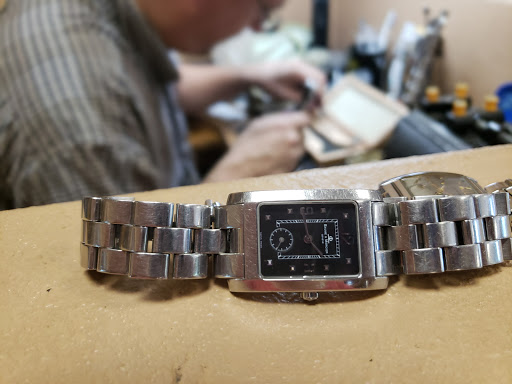 Jewelry Store «Towne Jewelers», reviews and photos, 15029 N Thompson Peak Pkwy Suite B-103, Scottsdale, AZ 85260, USA