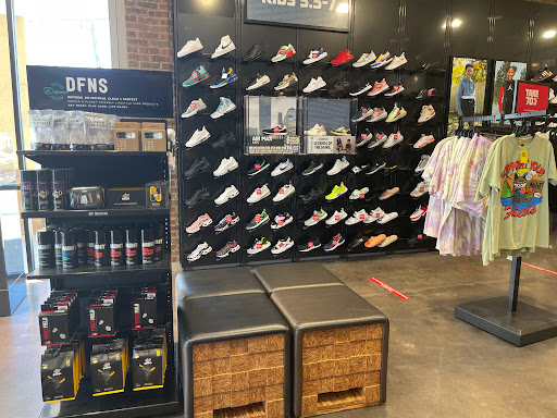 Shoe Store «Foot Locker», reviews and photos, 990 Gulfgate Center Mall, Houston, TX 77087, USA