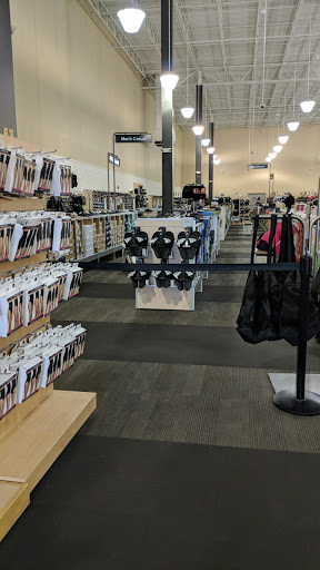 Shoe Store «DSW Designer Shoe Warehouse», reviews and photos, 1300 Huguenot Rd, Midlothian, VA 23113, USA