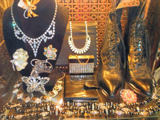 Vintage Clothing Store «Replay Vintage Goods», reviews and photos, 3708 Main St, Houston, TX 77002, USA