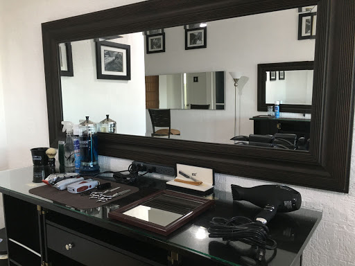 Men's Room Cancun Barbershop