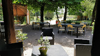 Atmosphère du Restaurant Au Tour de l'Aveyron (réouverture le 26 avril 2024!) à L'Hospitalet-du-Larzac - n°11