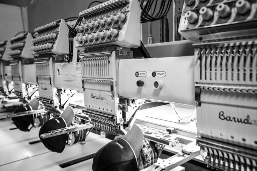 Screen Printer «TRICK THREADS Screen Printing & Embroidery», reviews and photos, 331 Metcalf Rd, Edwards, CO 81632, USA