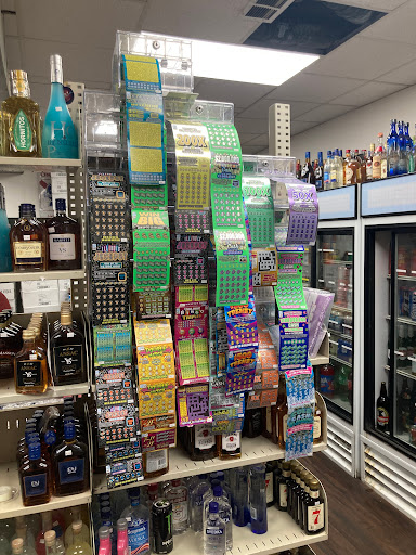 Liquor Store «10th St Liquor Store», reviews and photos, 811 10th St, North Chicago, IL 60064, USA