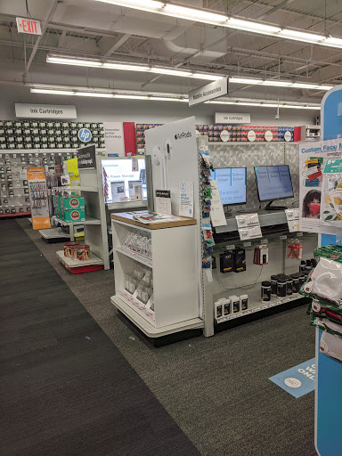 Office Supply Store «Staples», reviews and photos, 1525 S Willow St, Manchester, NH 03103, USA