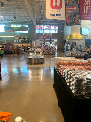 Grocery Store «H-E-B Grocery», reviews and photos, 97 Oyster Creek Dr, Lake Jackson, TX 77566‑4622, USA