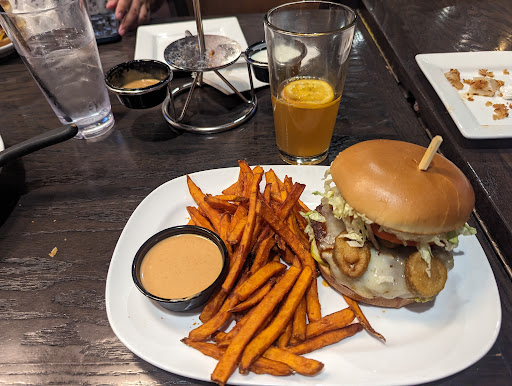Red Robin Gourmet Burgers and Brews image