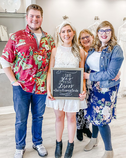 Bridal Shop «Bella Bianca Bridal», reviews and photos, 17W527 E Roosevelt Rd, Oakbrook Terrace, IL 60181, USA