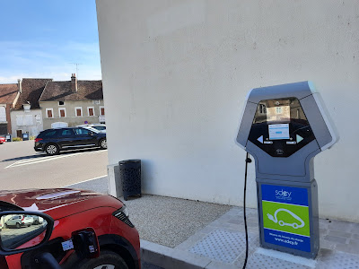 SDEY Charging Station à Chablis