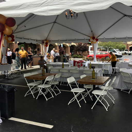 Wine Bar «Water into Wine, Bistro & Lounge», reviews and photos, 607 N Campbell Station Rd, Knoxville, TN 37934, USA