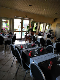 Atmosphère du Restaurant français La Roussotte à Lery - n°1