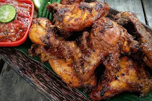Ayam Bakar Wong Sini Pasar Lama image