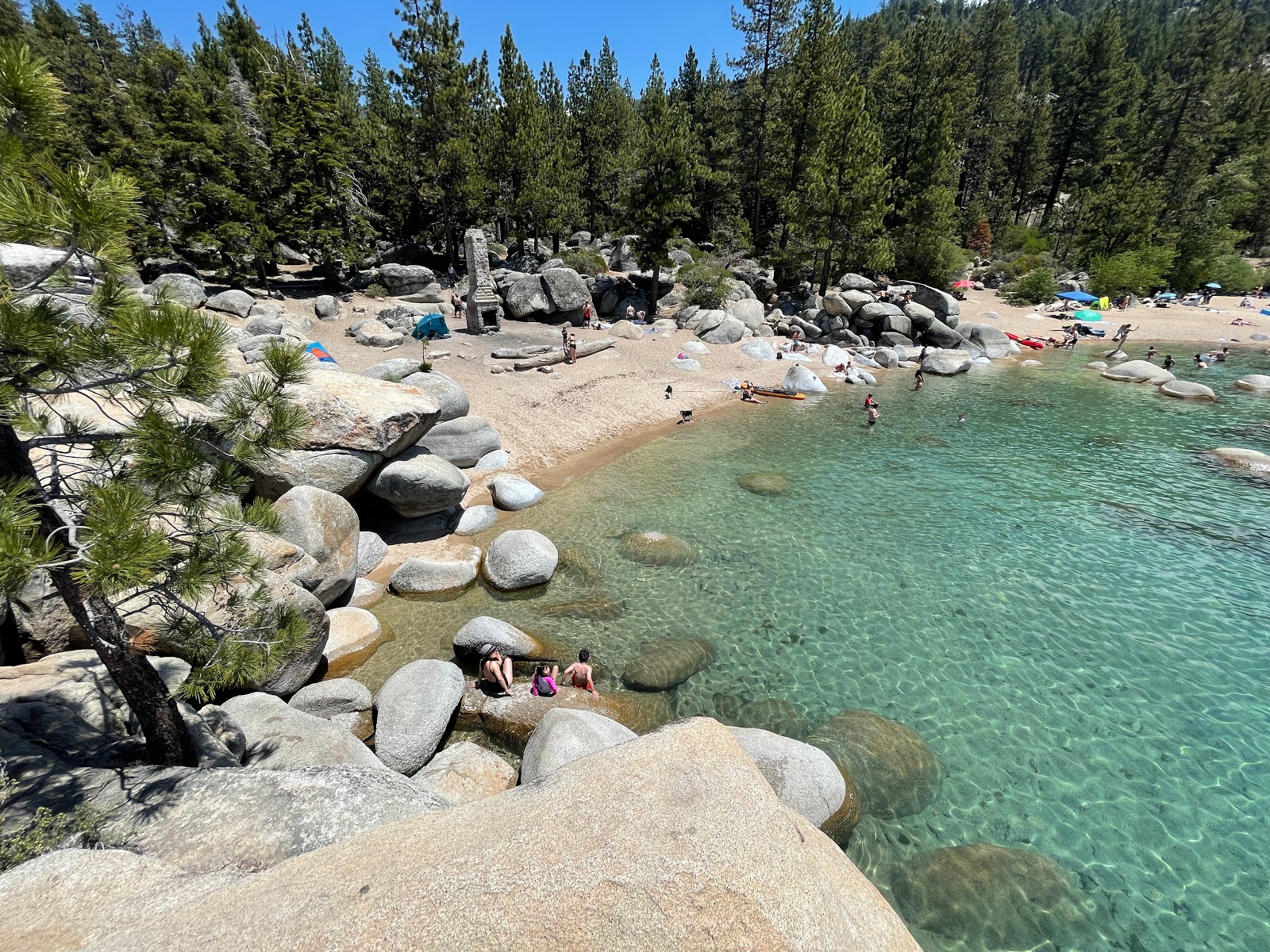 Φωτογραφία του Chimney Beach με ευθεία ακτή