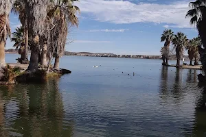 Lake Colina image
