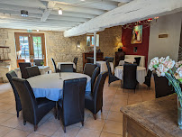 Atmosphère du Restaurant La Fontaine Cavalier à Urzy - n°1
