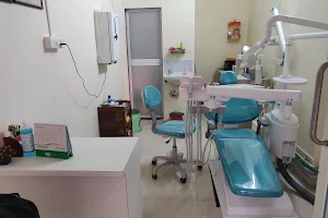 Healthy Smiles Dental Clinic:Teeth Whitening,Painless Root Canal Treatment,Smile Design,Best Dental Clinic in Borivali West image