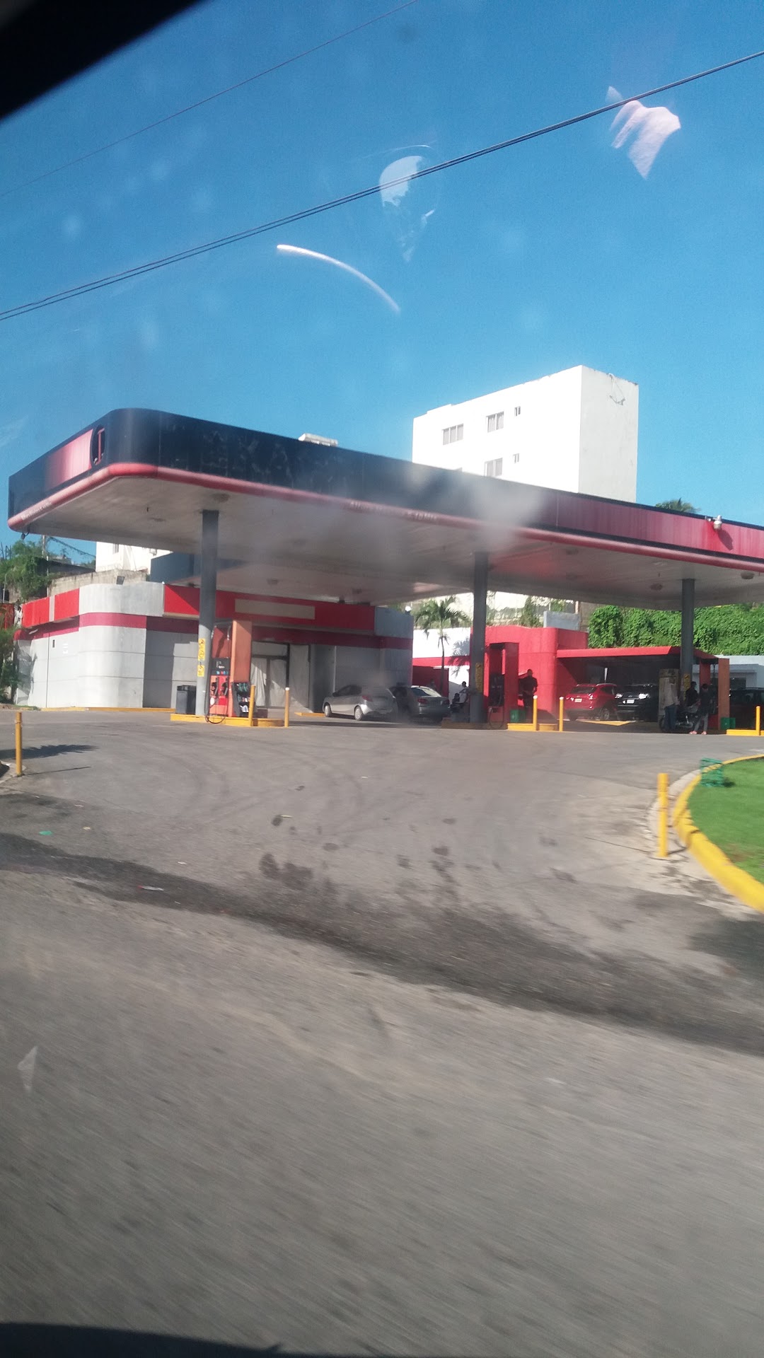 Estación De Gasolina Texaco Jacobo Majluta INVERSIONES AMOS SRL