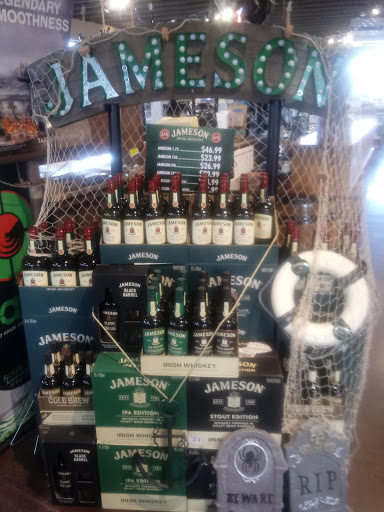Liquor Store «Parkway Wine & Spirits», reviews and photos, 611 President Pl, Smyrna, TN 37167, USA