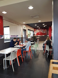 Atmosphère du Restaurant KFC Pontault-Combault - n°16