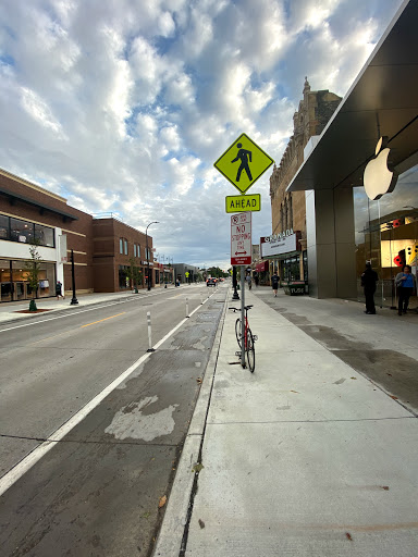 Computer Store «Apple Uptown», reviews and photos, 3018 Hennepin Ave, Minneapolis, MN 55408, USA