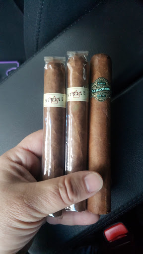 Tobacco Shop «Orange Cigar & More», reviews and photos, 278 Boston Post Rd, Orange, CT 06477, USA