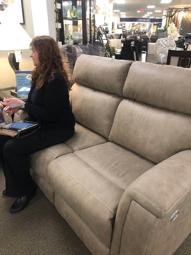 Furniture Store «Raymour & Flanigan Furniture and Mattress Store», reviews and photos, 85 Viewmont Mall, Scranton, PA 18508, USA