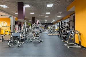 Gold's Gym image