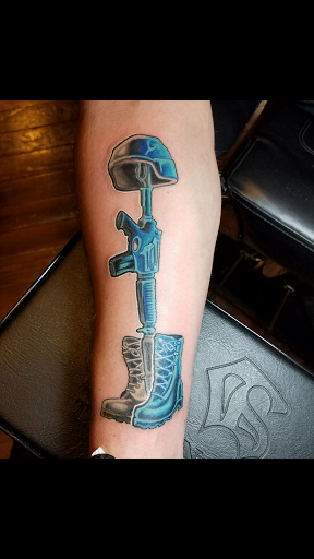 Tattoo Shop «Moth Studio», reviews and photos, 428 W Commercial St, Springfield, MO 65803, USA