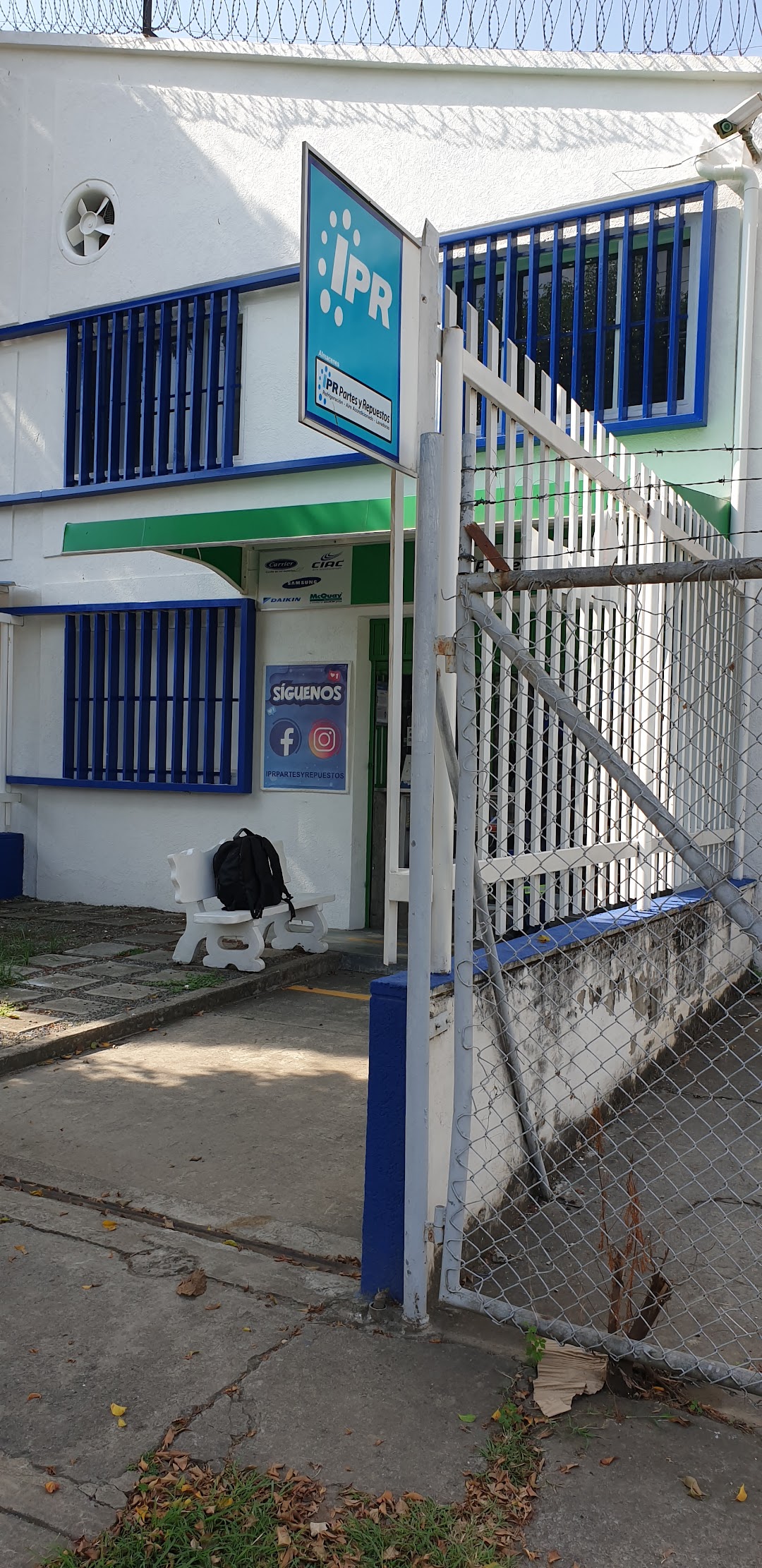 INVERPRIMOS S.A.S - La Flora Industrial