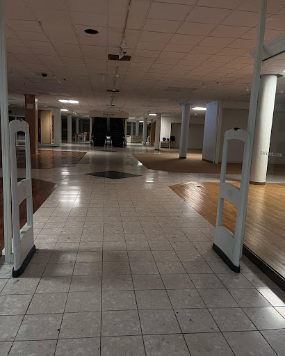 Shopping Mall «Stratford Square Mall», reviews and photos, 152 Stratford Dr, Bloomingdale, IL 60108, USA