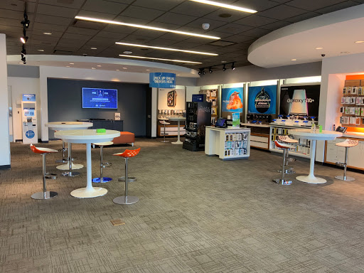 Cell Phone Store «AT&T», reviews and photos, 2132 Ford Pkwy, St Paul, MN 55116, USA