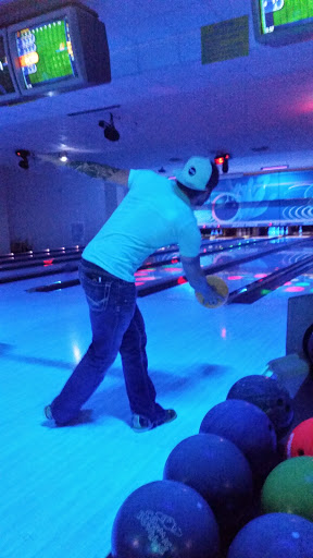 Bowling Alley «Island Strikz Entertainment», reviews and photos, 2302 E Pass Rd, Gulfport, MS 39507, USA