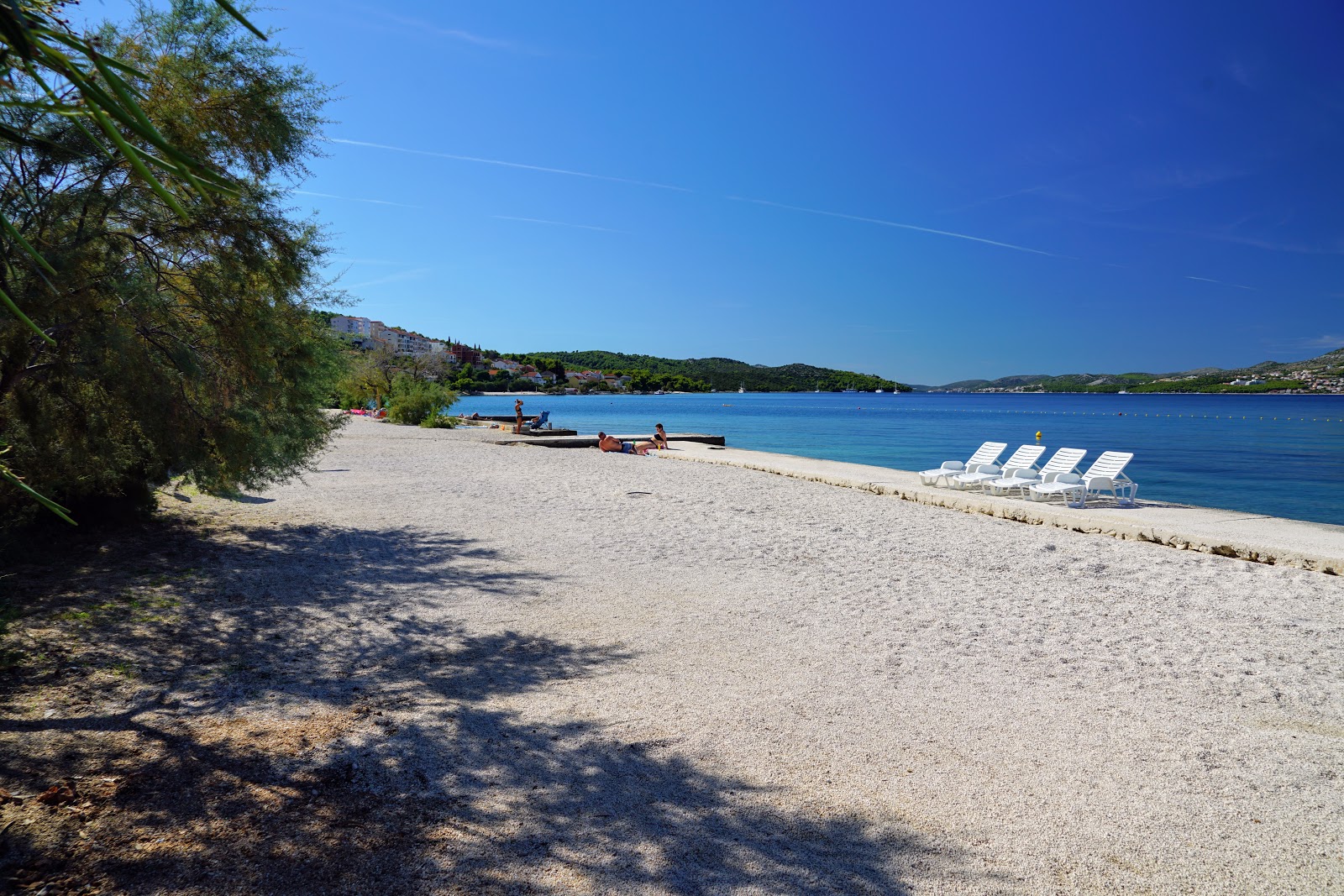 Foto von Okrug Gornji III beach mit viele kleine buchten