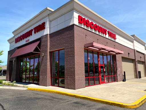 Discount Tire Store - Maple Grove, MN, 16485 County Rd 30, Maple Grove, MN 55311, USA, 