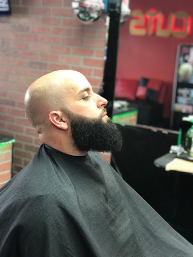 Barber Shop «Luxury Cuts 305 Barber Shop», reviews and photos, 11244 SW 137th Ave, Miami, FL 33186, USA