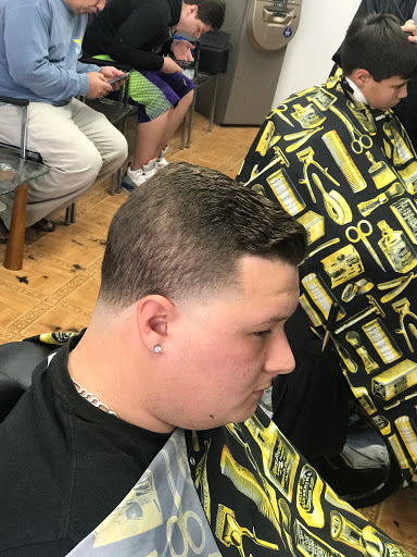 Barber Shop «Garys Royal barber shop», reviews and photos, 428 Mamaroneck Ave, Mamaroneck, NY 10543, USA