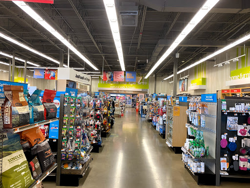 Pet Supply Store «Petco Animal Supplies», reviews and photos, 1255 Raritan Rd #140, Clark, NJ 07066, USA