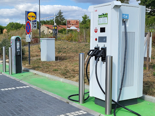 Borne de recharge de véhicules électriques Lidl Charging Station Auch