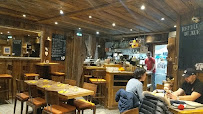 Atmosphère du Crêperie Restaurant la Ferme à Chamonix-Mont-Blanc - n°11