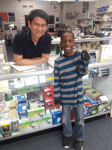 Computer Store «Digitcom Computer & Cell Phone Repair», reviews and photos, 1151 Deer Park Ave, North Babylon, NY 11703, USA