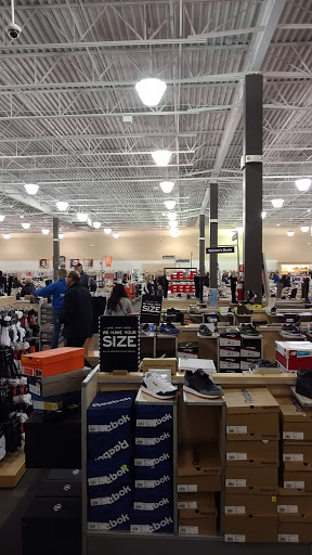 Shoe Store «DSW Designer Shoe Warehouse», reviews and photos, 9200 Hudson Rd, Woodbury, MN 55125, USA