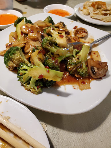 Shopping Mall «Orchard Mall Shopping Center», reviews and photos, 6337 Orchard Lake Rd, West Bloomfield Township, MI 48322, USA