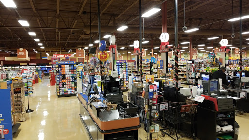 Supermarket «Giant Eagle Supermarket», reviews and photos, 230 Howe Ave, Cuyahoga Falls, OH 44221, USA