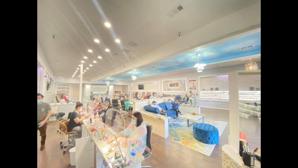 Nail Lounge & Spa I 47112