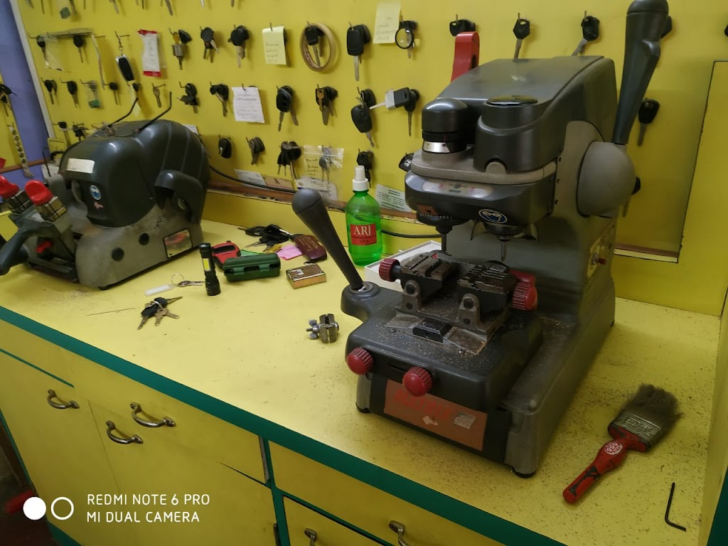 Sri Ganesh Car Keys Key Duplication Service in J. P. Nagar