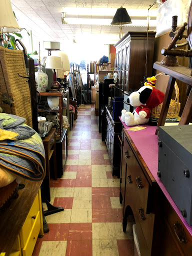 Thrift Store «D & J Thrift Shop», reviews and photos, 226 Butler Pl, Orange, VA 22960, USA