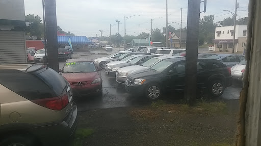 Car Dealer «Capitol Auto Sales», reviews and photos, 3021 S Cedar St, Lansing, MI 48910, USA