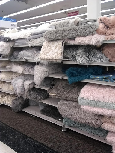 Shopping Mall «Penn Mar Shopping Center», reviews and photos, 2950 Donnell Dr, Forestville, MD 20747, USA